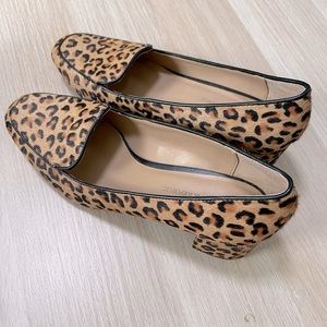 Banana Republic Calf Hair Loafer Shoes Sz 7 (runs large 7 1/2) Leopard print